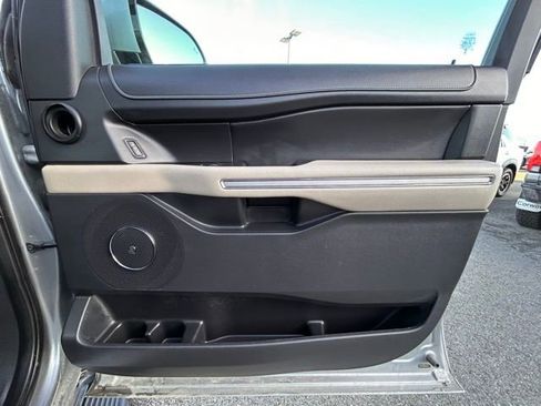 Used 2024 Ford Expedition Limited image 39