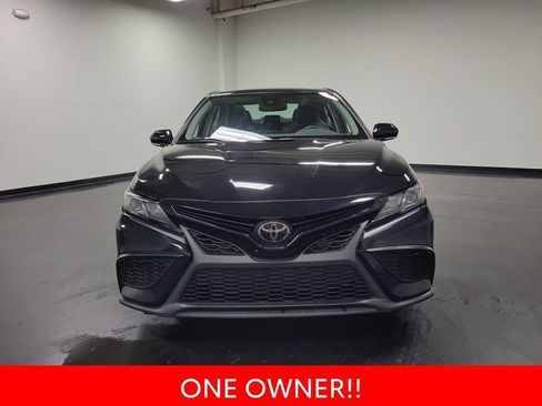 Used 2023 Toyota Camry SE w/ Convenience Package FWD image 3