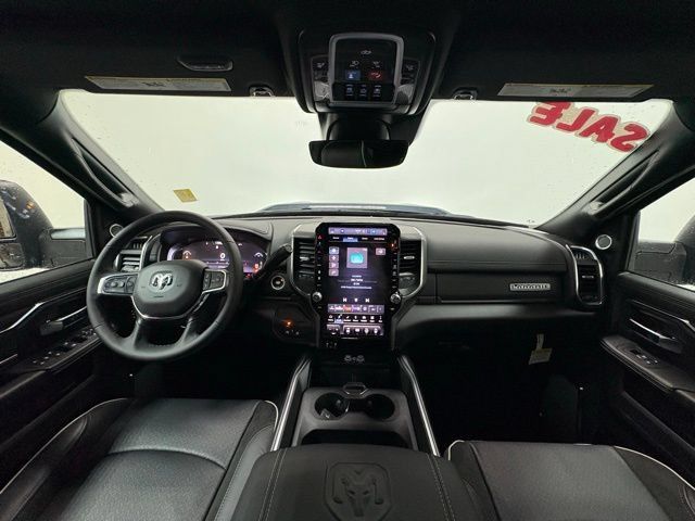 New 2026 RAM 2500 Laramie AWD/4WD image 18