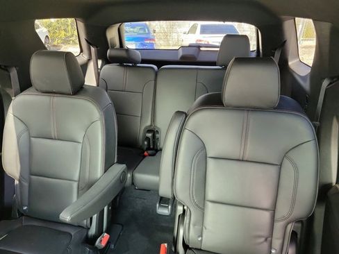 Used 2024 Chevrolet Traverse RS image 12