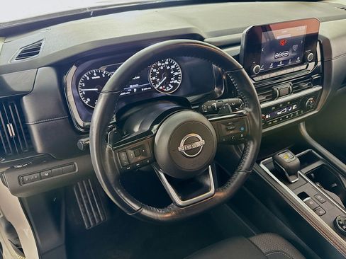 Used 2023 Nissan Pathfinder SV image 23