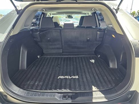 Used 2019 Toyota RAV4 XLE AWD/4WD image 14