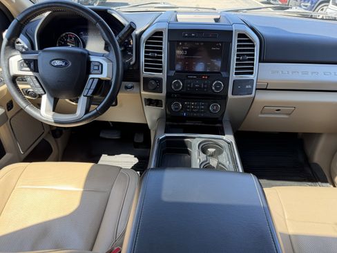 Used 2017 Ford F250 Lariat w/ Lariat Ultimate Package AWD/4WD image 9