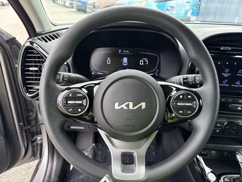 Used 2023 Kia Soul S FWD image 41