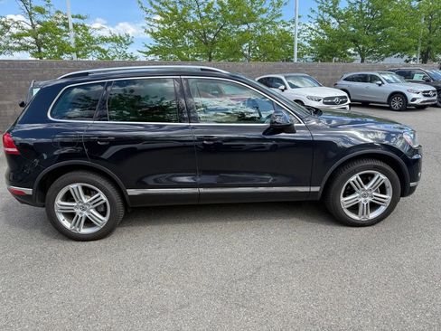 Used 2015 Volkswagen Touareg Executive AWD/4WD image 4