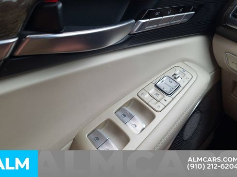 Used 2017 Genesis G90 5.0 Ultimate RWD image 17