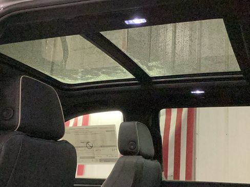 New 2026 Chevrolet Suburban Premier image 9