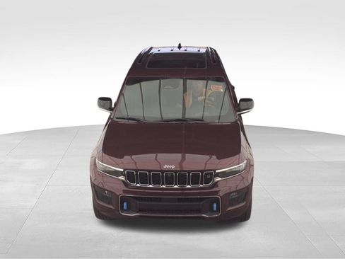 Used 2022 Jeep Grand Cherokee Overland w/ Advanced Protech Group III AWD/4WD image 3