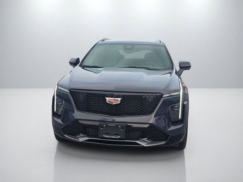 Used 2025 Cadillac XT4 Sport FWD image 3