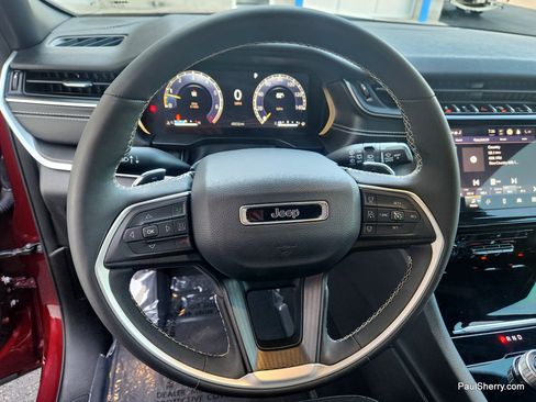 Used 2023 Jeep Grand Cherokee Altitude AWD/4WD image 26
