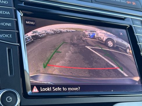 Used 2017 Volkswagen Tiguan S image 21