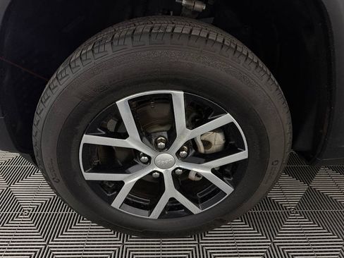 Certified 2024 Jeep Grand Cherokee Limited RWD image 11