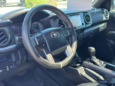 Used 2019 Toyota Tacoma TRD Off-Road image 24
