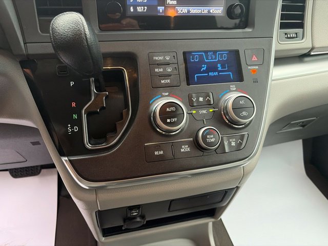 Used 2016 Toyota Sienna LE FWD image 14