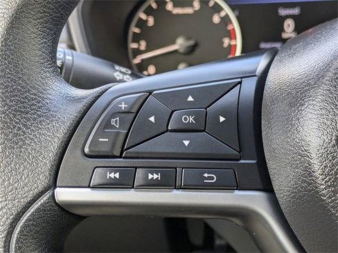 Used 2024 Nissan Altima 2.5 SV image 24