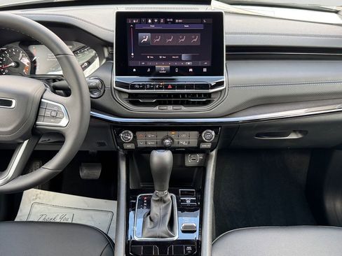 New 2026 Jeep Compass Latitude image 16