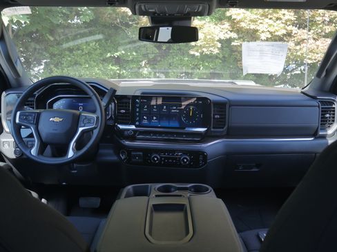 Used 2024 Chevrolet Silverado 3500 LT w/ Convenience Package AWD/4WD image 8