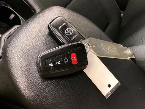 Used 2024 Toyota RAV4 SE image 14