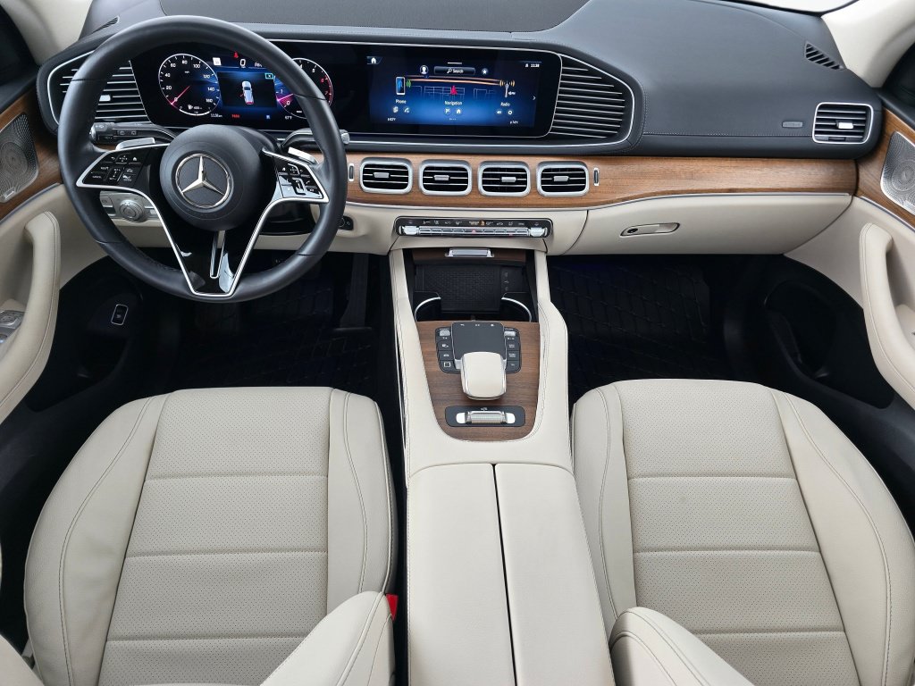 Used 2026 Mercedes-Benz GLS 450 4MATIC image 17
