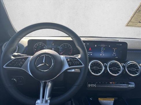 Certified 2025 Mercedes-Benz GLB 250 image 18