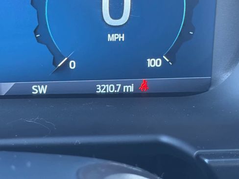 Used 2025 Ford F350 Lariat w/ Black Appearance Package image 25