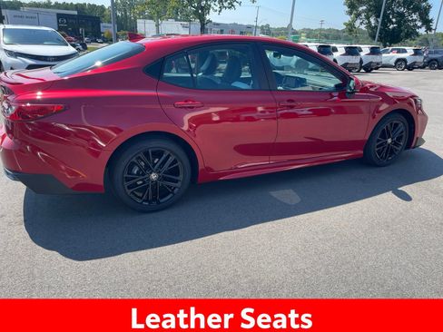 Used 2025 Toyota Camry SE w/ Convenience Package FWD image 13