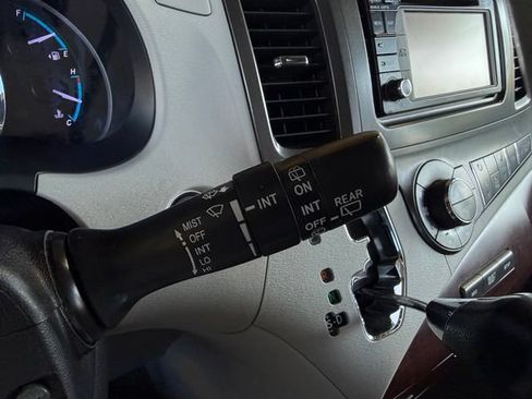 Used 2014 Toyota Sienna XLE FWD image 28