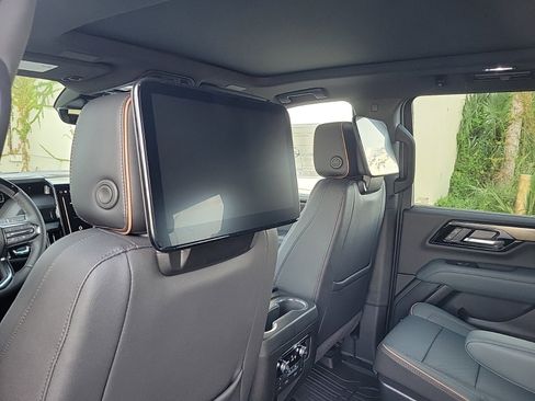 New 2026 GMC Yukon AT4 w/ AT4 Premium Plus Package image 12