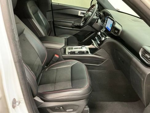 Used 2024 Ford Explorer ST-Line w/ Class IV Trailer Tow Package image 19