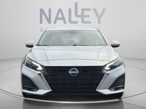 Used 2023 Nissan Altima 2.5 SV FWD image 7