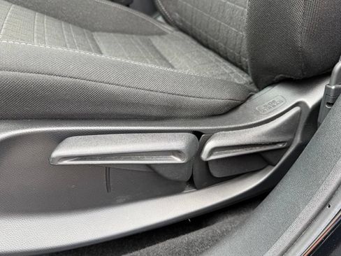 Used 2024 Honda HR-V LX image 14