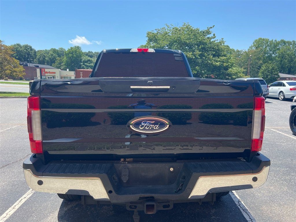 Used 2019 Ford F350 Lariat w/ Lariat Ultimate Package AWD/4WD image 4