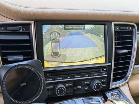 Used 2015 Porsche Panamera 4 image 16