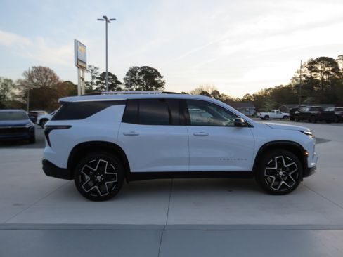 New 2026 Chevrolet Traverse High Country FWD image 7