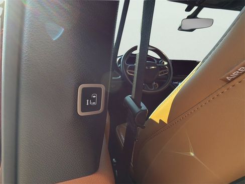 Used 2021 Chrysler Pacifica Pinnacle image 31