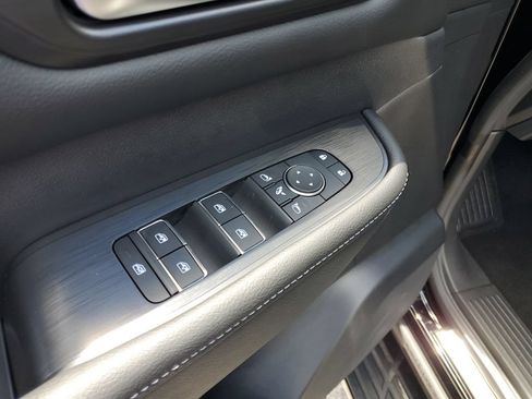 Used 2025 Nissan Armada Platinum Reserve RWD image 12