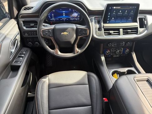 Used 2024 Chevrolet Suburban High Country AWD/4WD image 16