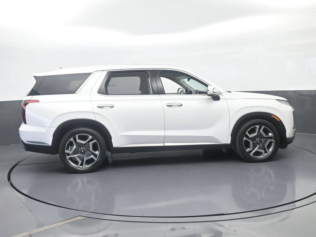 Used 2024 Hyundai Palisade Limited FWD image 7