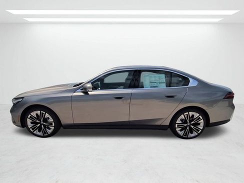 New 2026 BMW i5 eDrive40 w/ Premium Package RWD image 7