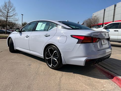 Used 2025 Nissan Altima 2.5 SR image 9