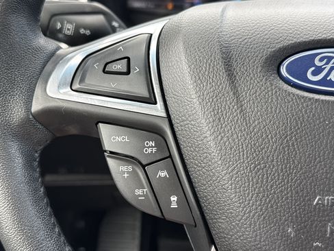 Used 2020 Ford Edge SEL FWD image 16