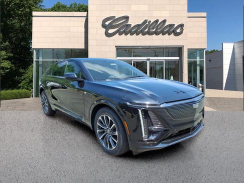 New 2026 Cadillac Lyriq Sport AWD/4WD image 8