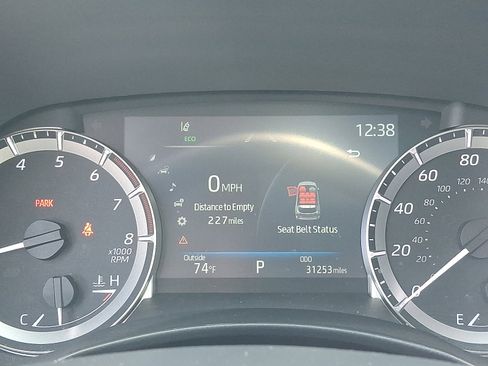 Used 2023 Toyota Highlander XLE AWD/4WD image 21