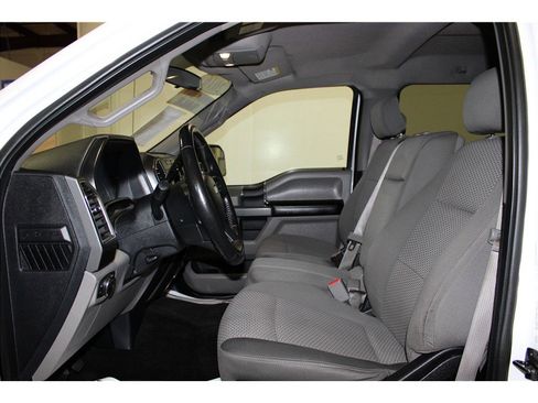 Used 2016 Ford F150 XLT w/ Trailer Tow Package image 10