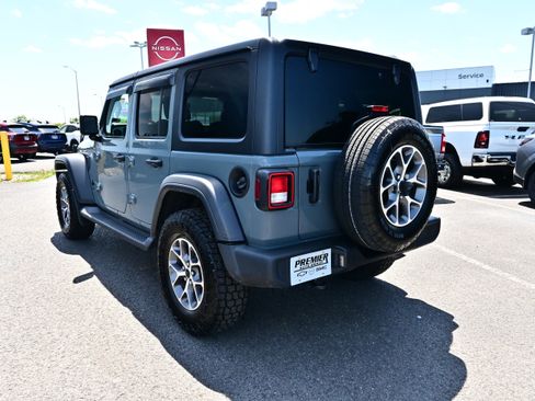 Used 2024 Jeep Wrangler Unlimited Sport AWD/4WD image 8
