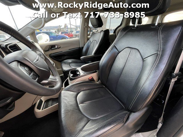 Used 2022 Chrysler Pacifica Touring-L FWD image 19