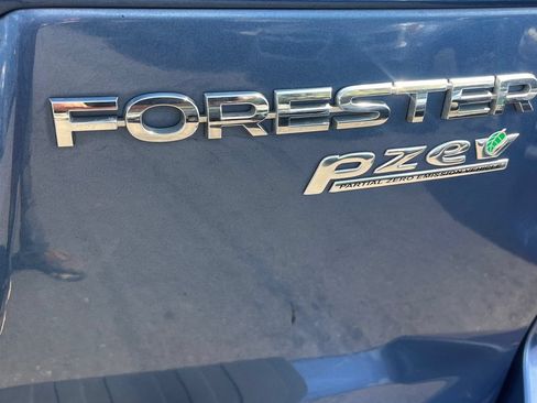 Used 2015 Subaru Forester 2.5i Premium AWD/4WD image 24