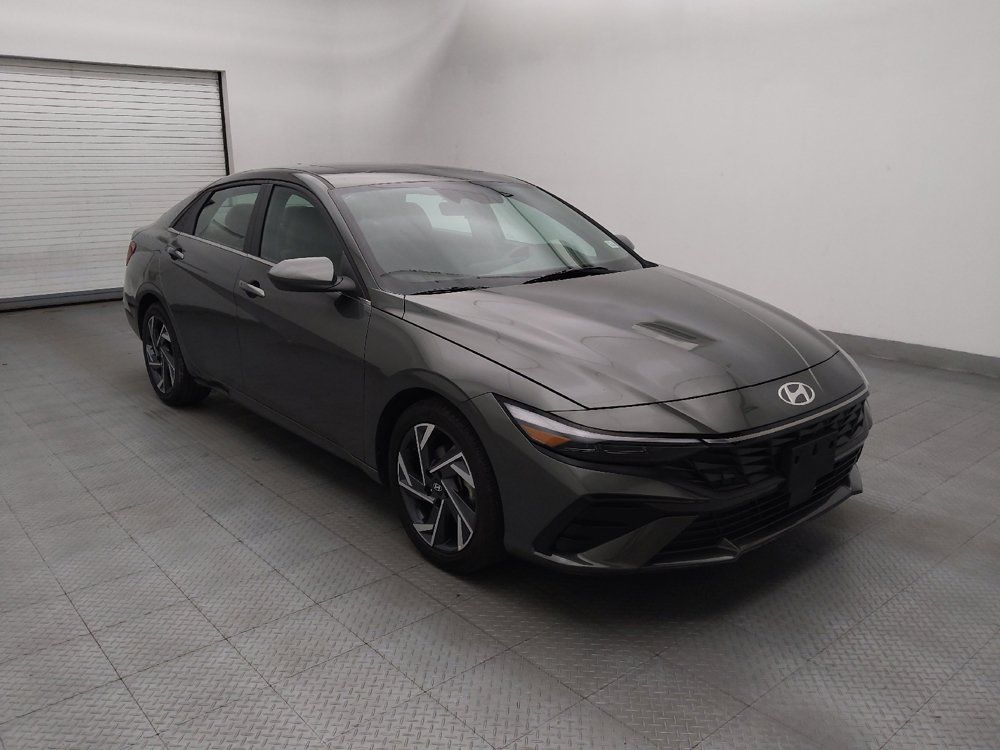 Used 2025 Hyundai Elantra SEL FWD image 13