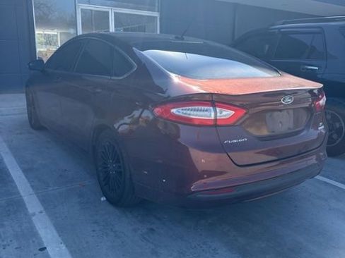 Used 2016 Ford Fusion SE w/ Equipment Group 202A image 4