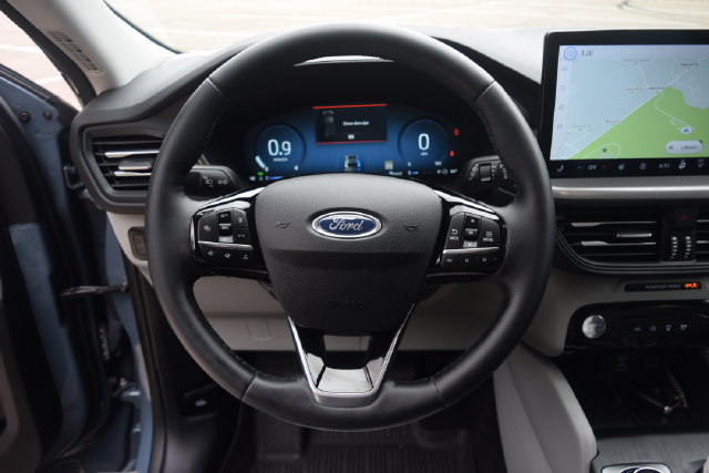 Used 2023 Ford Escape Active w/ Tech Pack #2 AWD/4WD image 3